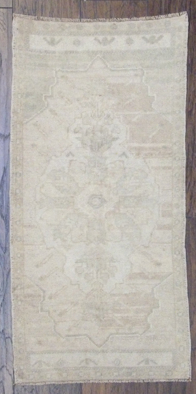 Tribal Hand-Knotted Wool rug, Rug #101-322