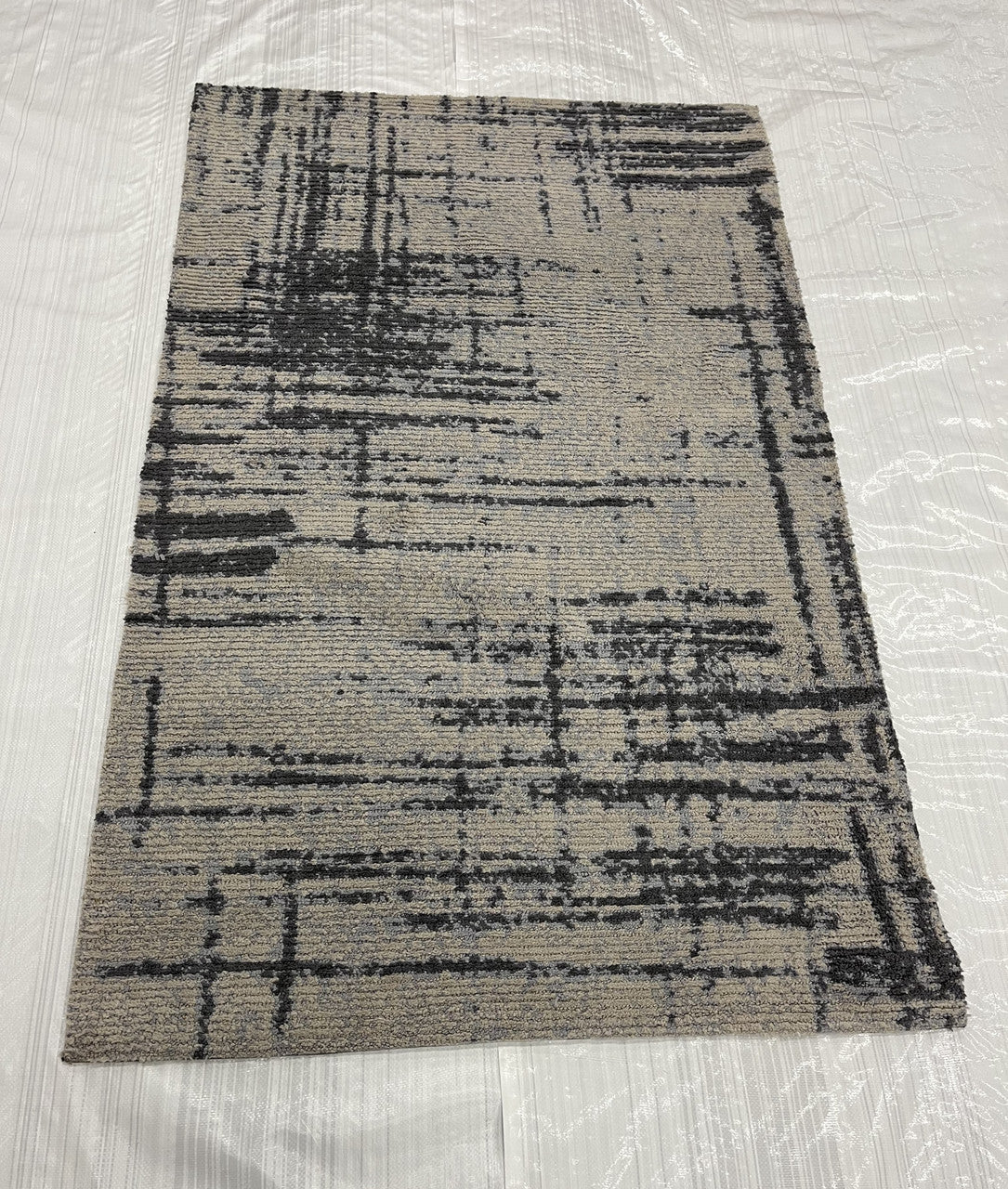 4x6 Modern Hand-Knotted Wool rug, Rug #EB-56