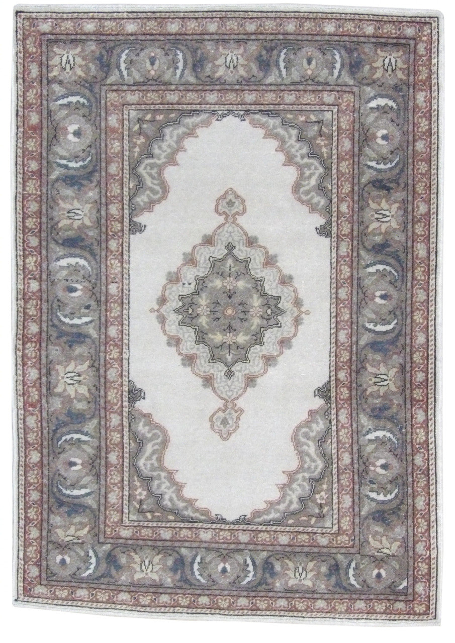 Antique Hand-Knotted Wool rug, Rug #101-118