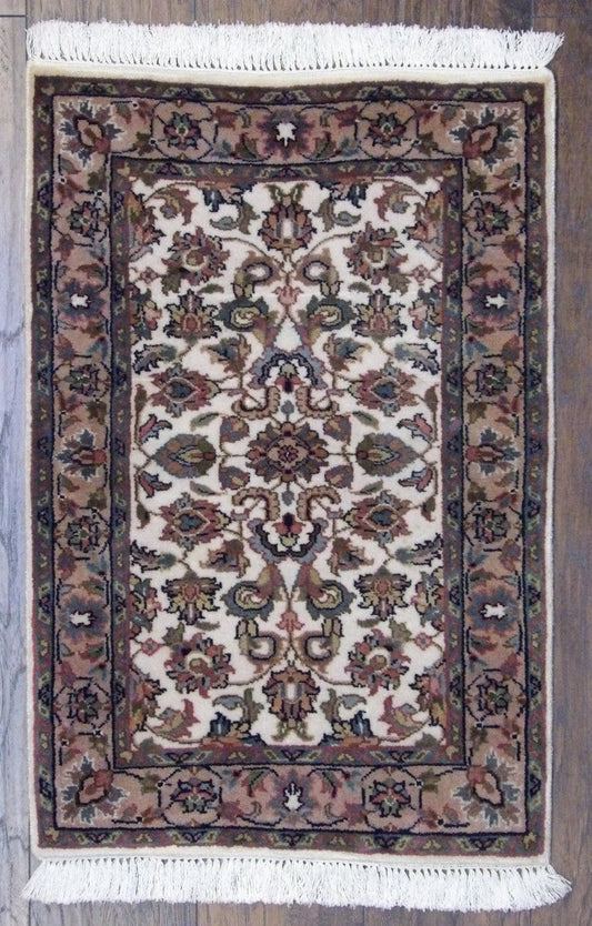 2x3 Traditional Hand-Knotted Wool rug, Rug #101-11190