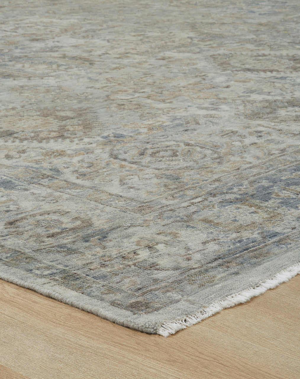 4' x 6' Transitional Hand-Knotted Wool rug, Rug #LR8190