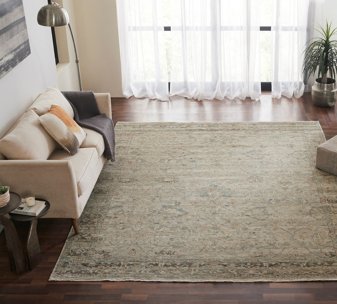 6' x 9' Transitional Hand-Knotted Wool rug, Rug #LR8150