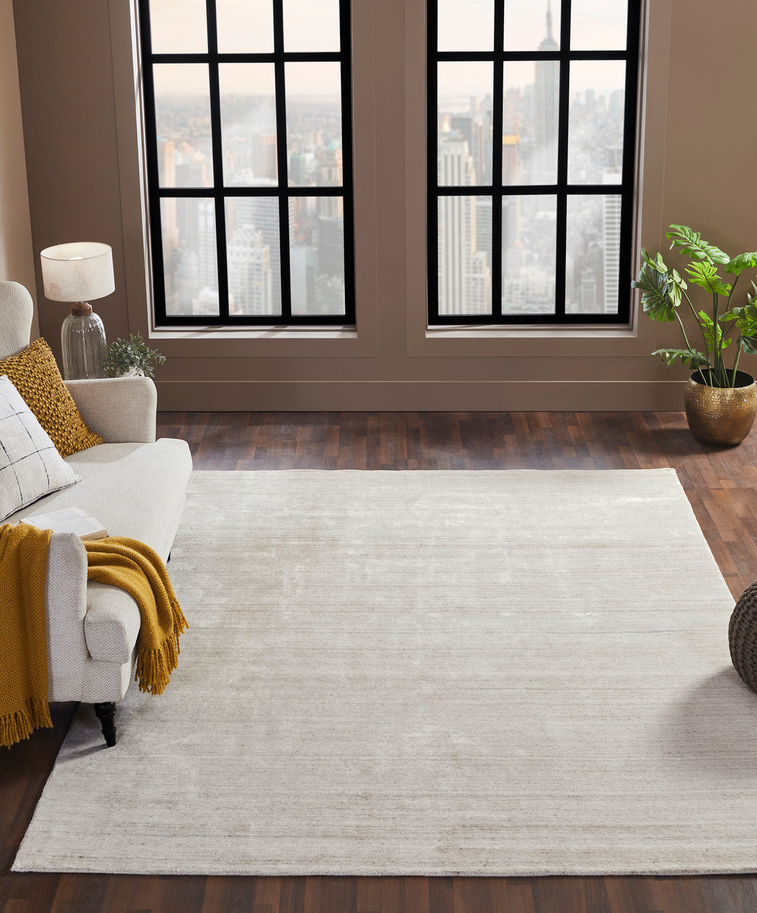5'6" x 8'6" Transitional Hand Loom Silk rug, Rug #MN5360