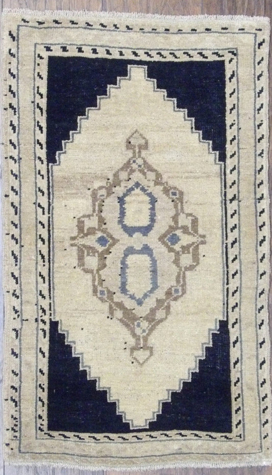 2x3 Tribal Hand-Knotted Wool rug, Rug #101-325