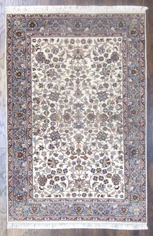 4x6 Traditional Hand-Knotted Wool rug, Rug #101-11186