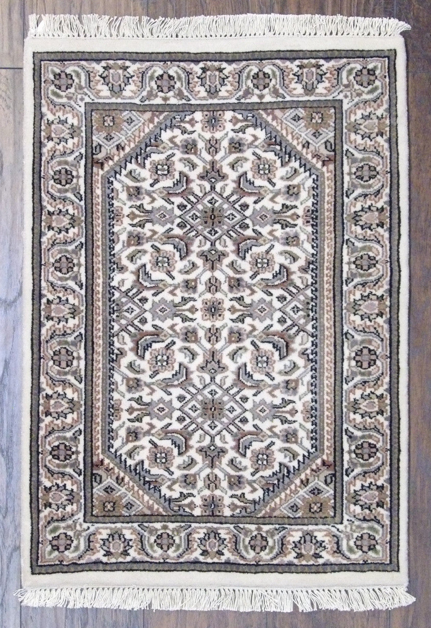 2x3 Traditional Hand-Knotted Wool rug, Rug #101-11365