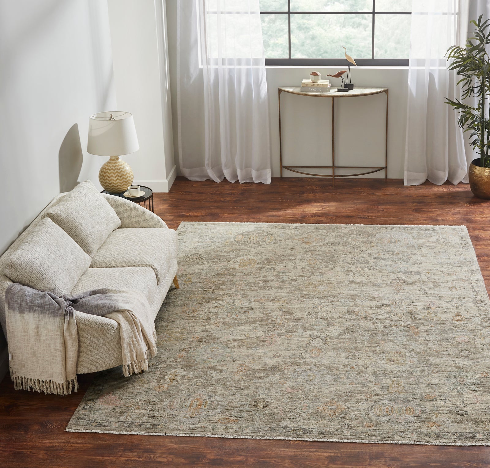 6' x 9' Transitional Hand-Knotted Wool rug, Rug #AF12880