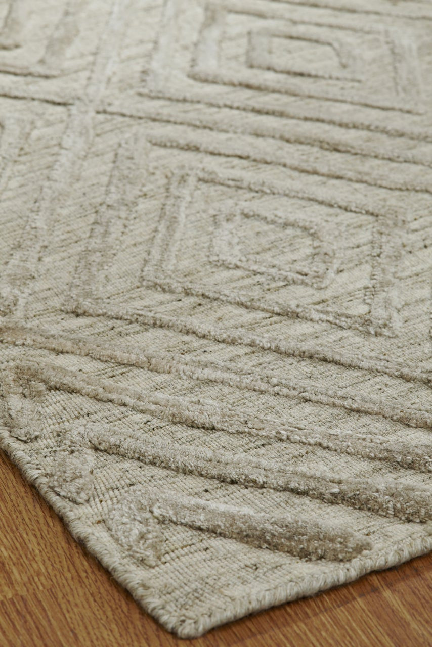5' x 7' Transitional Hand Loom Silk rug, Rug #TT5931