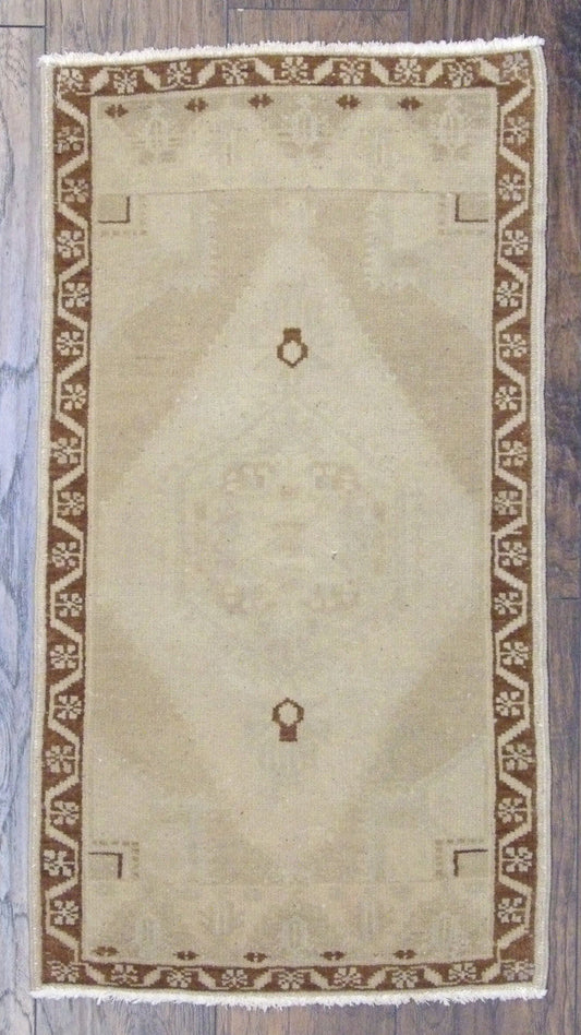 2x3 Vintage Hand-Knotted Wool rug, Rug #101-330