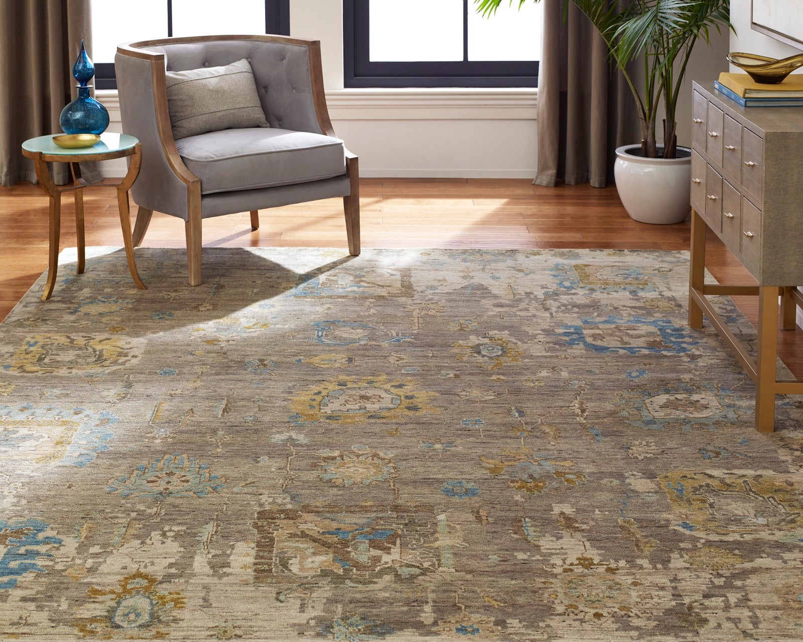 Traditional patterned rug in living room